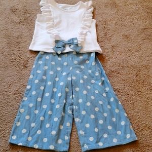 Girl's outfit
